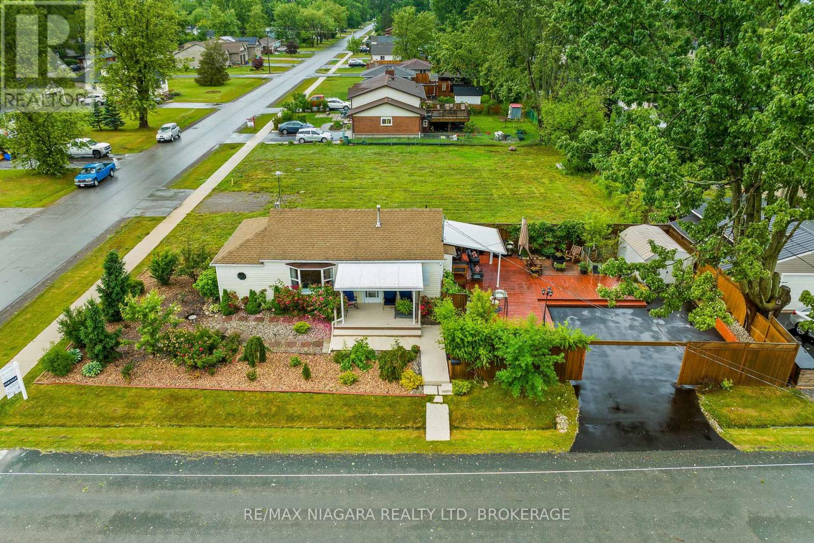 476 Lakeside Road N, Fort Erie, Ontario  L2A 4X7 - Photo 6 - X12194383
