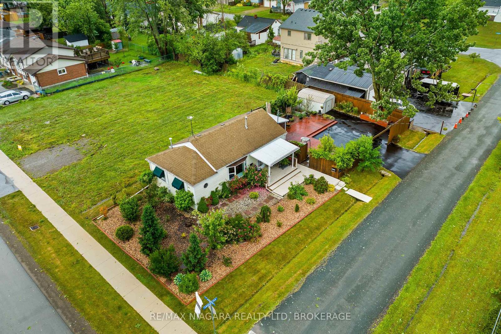 476 Lakeside Road N, Fort Erie, Ontario  L2A 4X7 - Photo 7 - X12194383