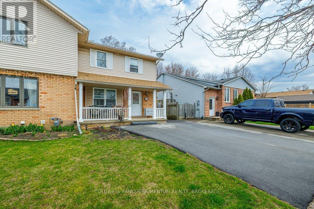 224 Windsor Street, Welland, Ontario  L3C 7A3 - Photo 2 - X12194391