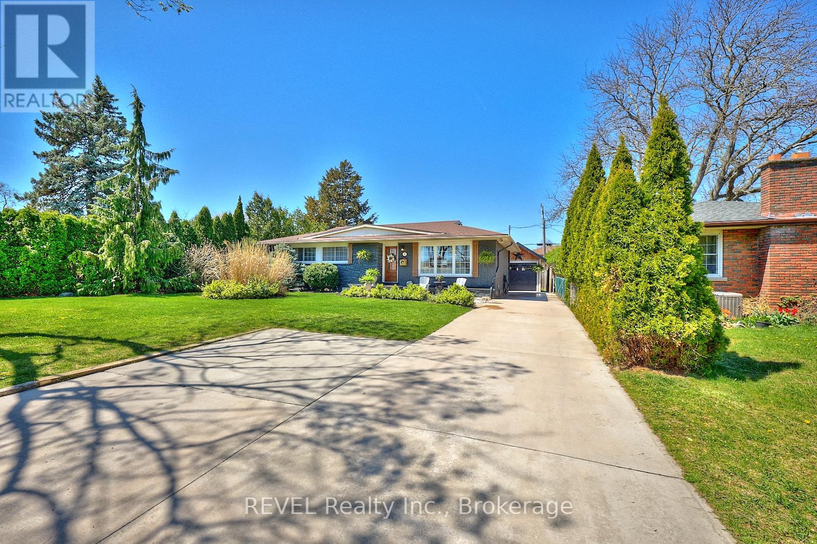 14 Wakil Drive, St. Catharines, Ontario  L2T 3H8 - Photo 3 - X12194425
