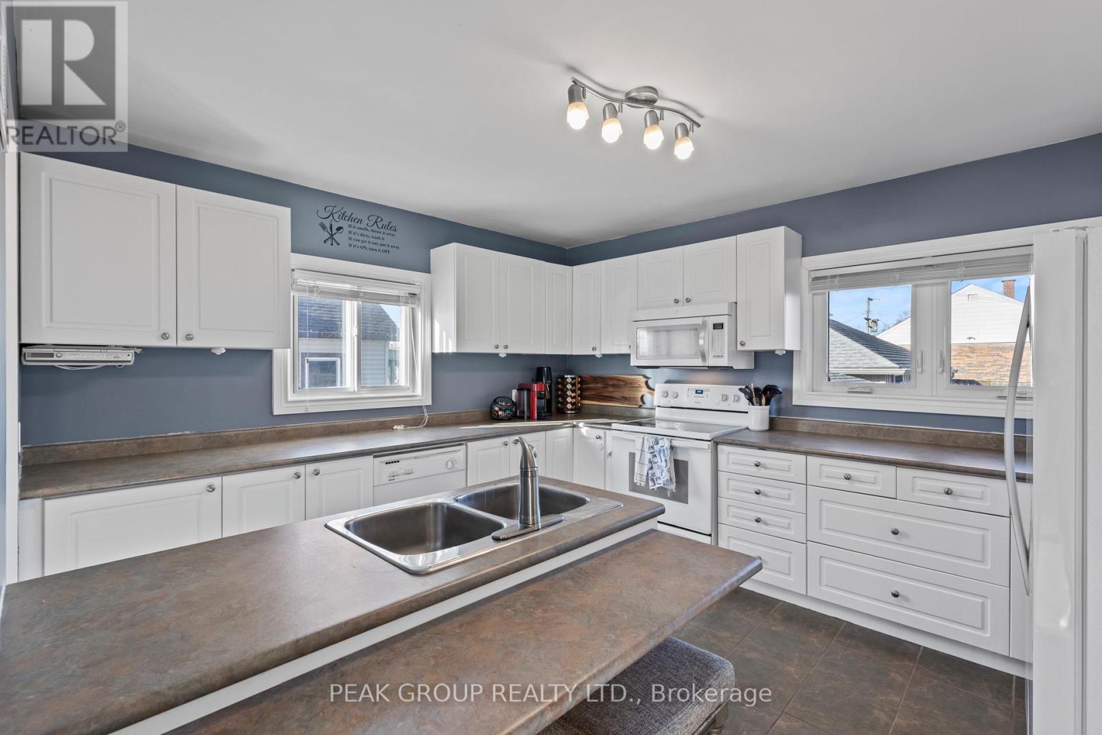 329 Scholfield Avenue S, Welland, Ontario  L3B 1P1 - Photo 11 - X12194447