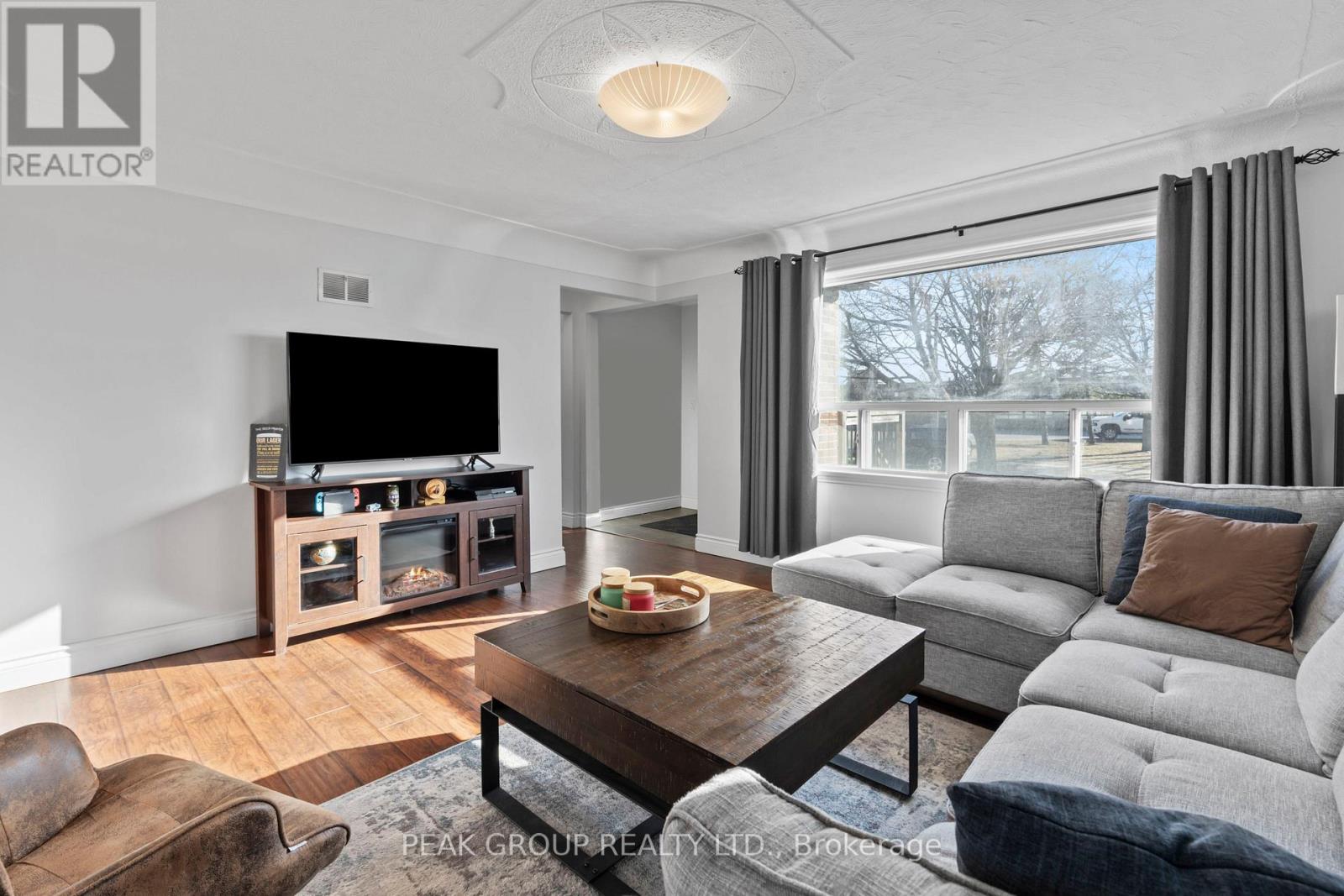 329 Scholfield Avenue S, Welland, Ontario  L3B 1P1 - Photo 7 - X12194447