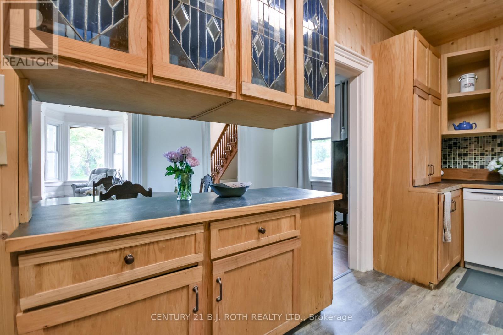 791 Bay Street, Gravenhurst, Ontario  P1P 1G7 - Photo 13 - X12194338