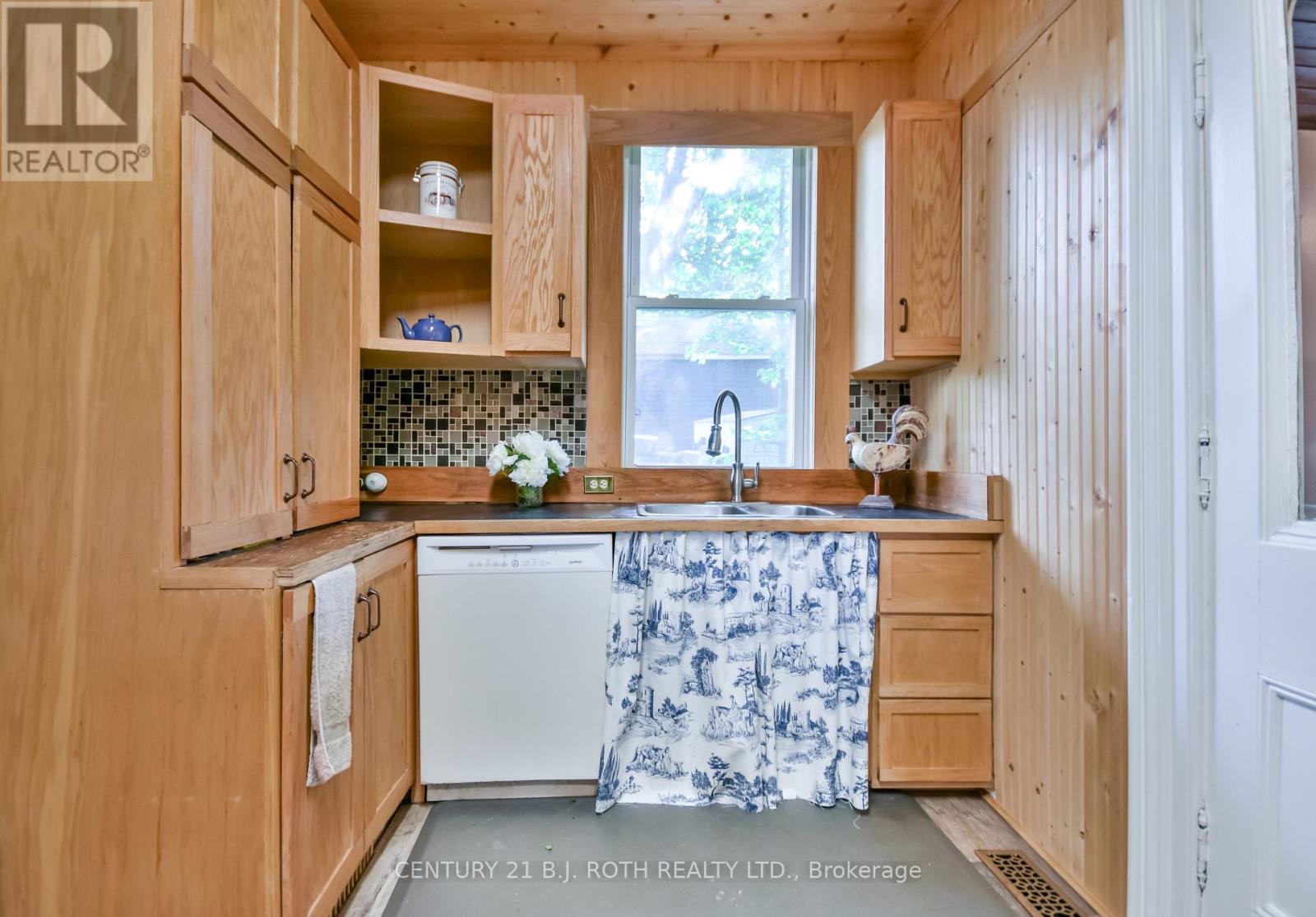 791 Bay Street, Gravenhurst, Ontario  P1P 1G7 - Photo 14 - X12194338