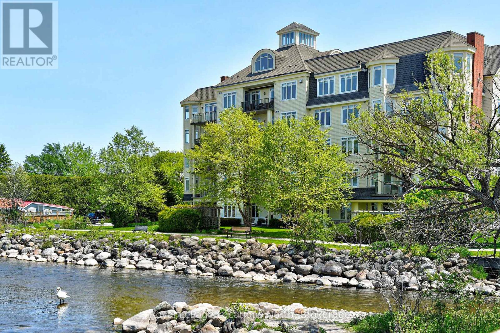 104 - 10 Bay Street E, Blue Mountains, Ontario  N0H 2P0 - Photo 2 - X12194390