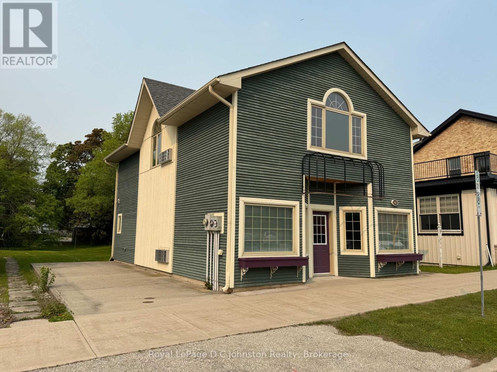 140 High Street, Saugeen Shores, Ontario N0H 2L0 - Photo 1 - X12194396