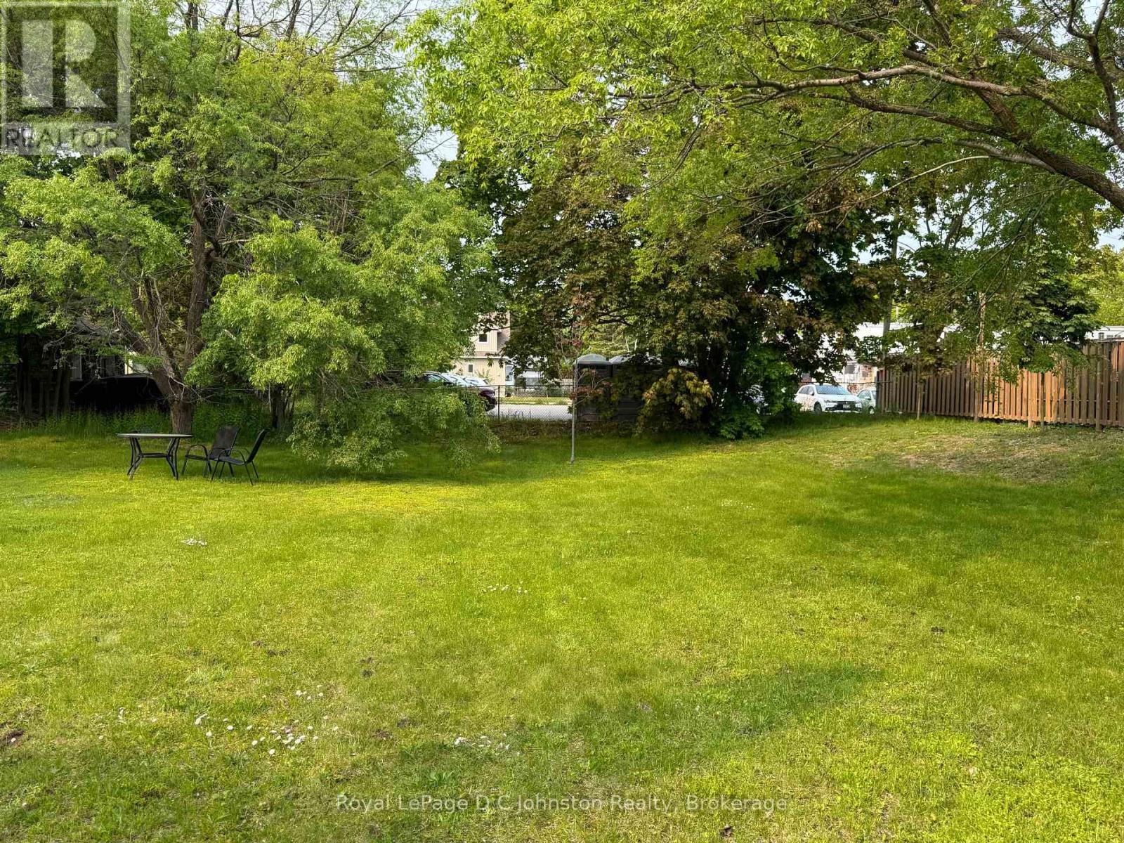 140 High Street, Saugeen Shores, Ontario N0H 2L0 - Photo 5 - X12194396