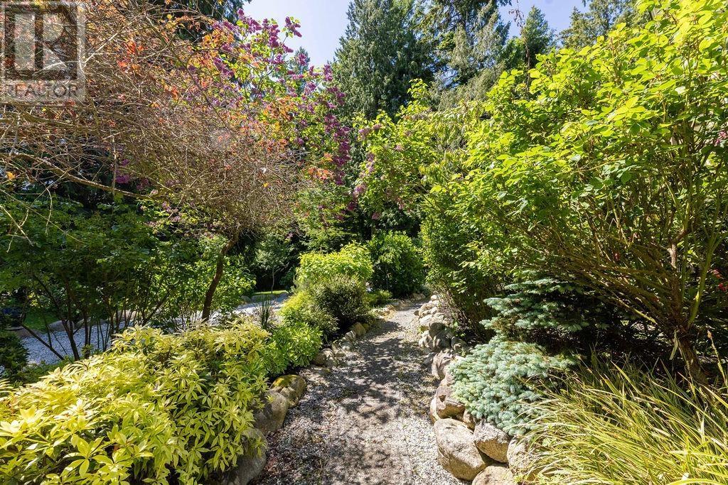 2596 Miles Road, Roberts Creek, British Columbia  V0N 2W4 - Photo 9 - R3010437