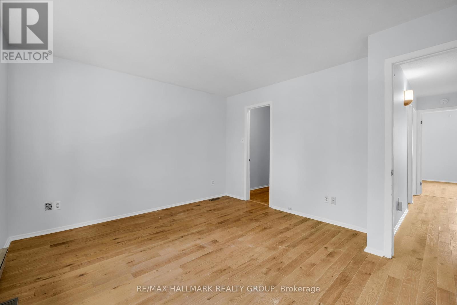 131 Tartan Drive, Ottawa, Ontario  K2J 3S6 - Photo 15 - X12194387