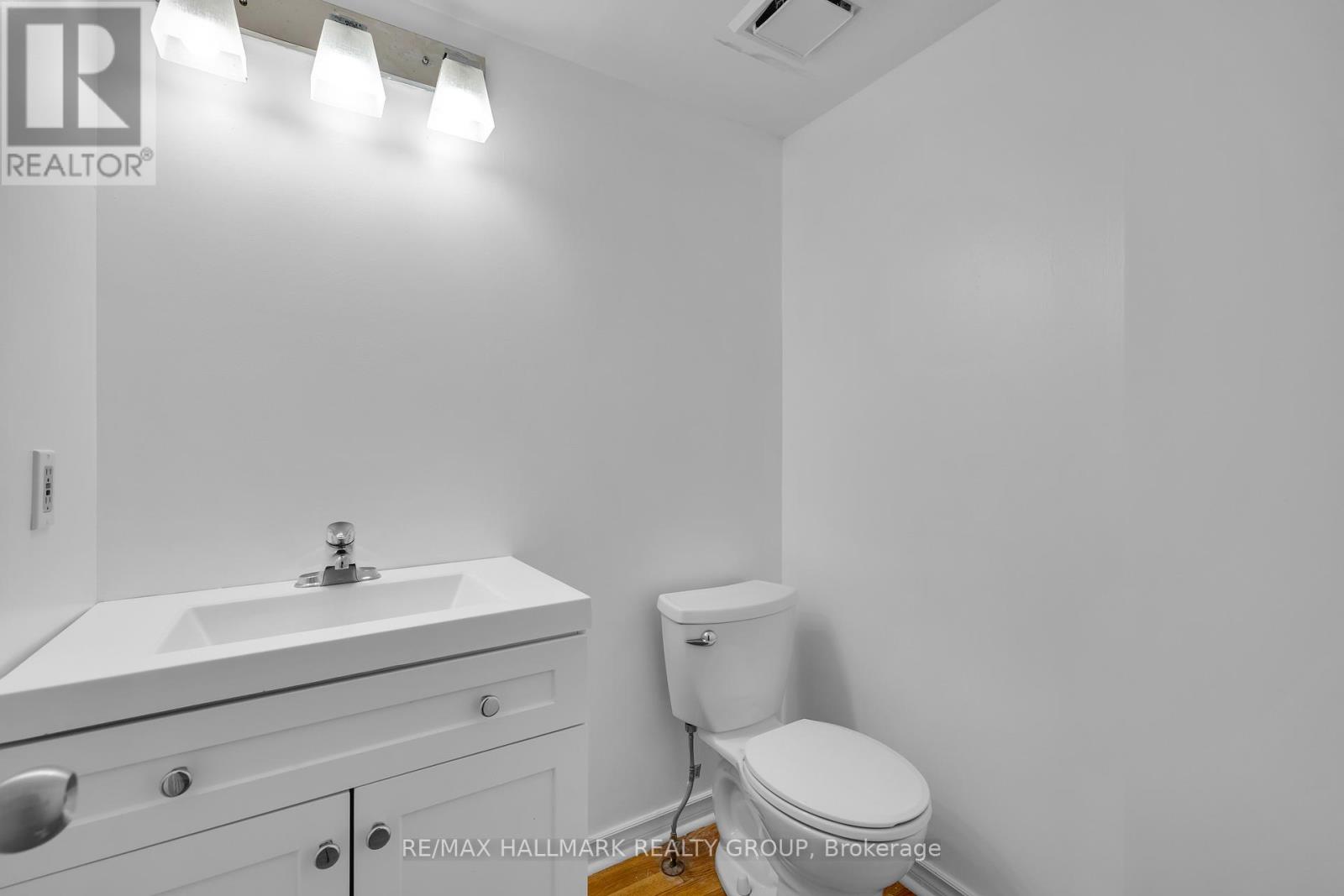 131 Tartan Drive, Ottawa, Ontario  K2J 3S6 - Photo 4 - X12194387