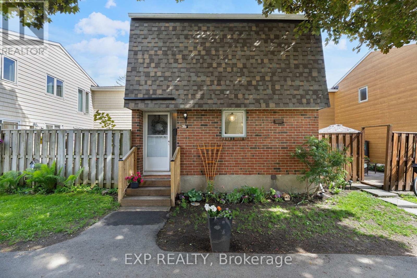 Property at 94 - 215 PETRIE LANE image 1