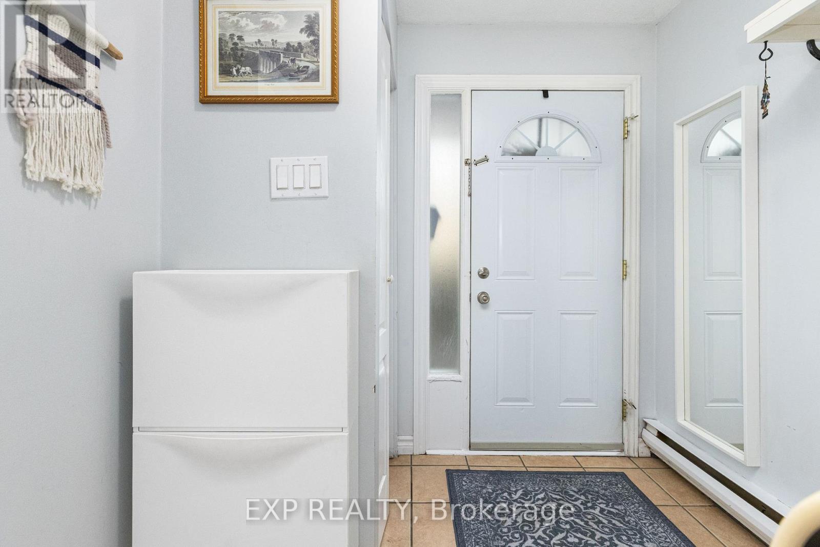 Property at 94 - 215 PETRIE LANE image 4