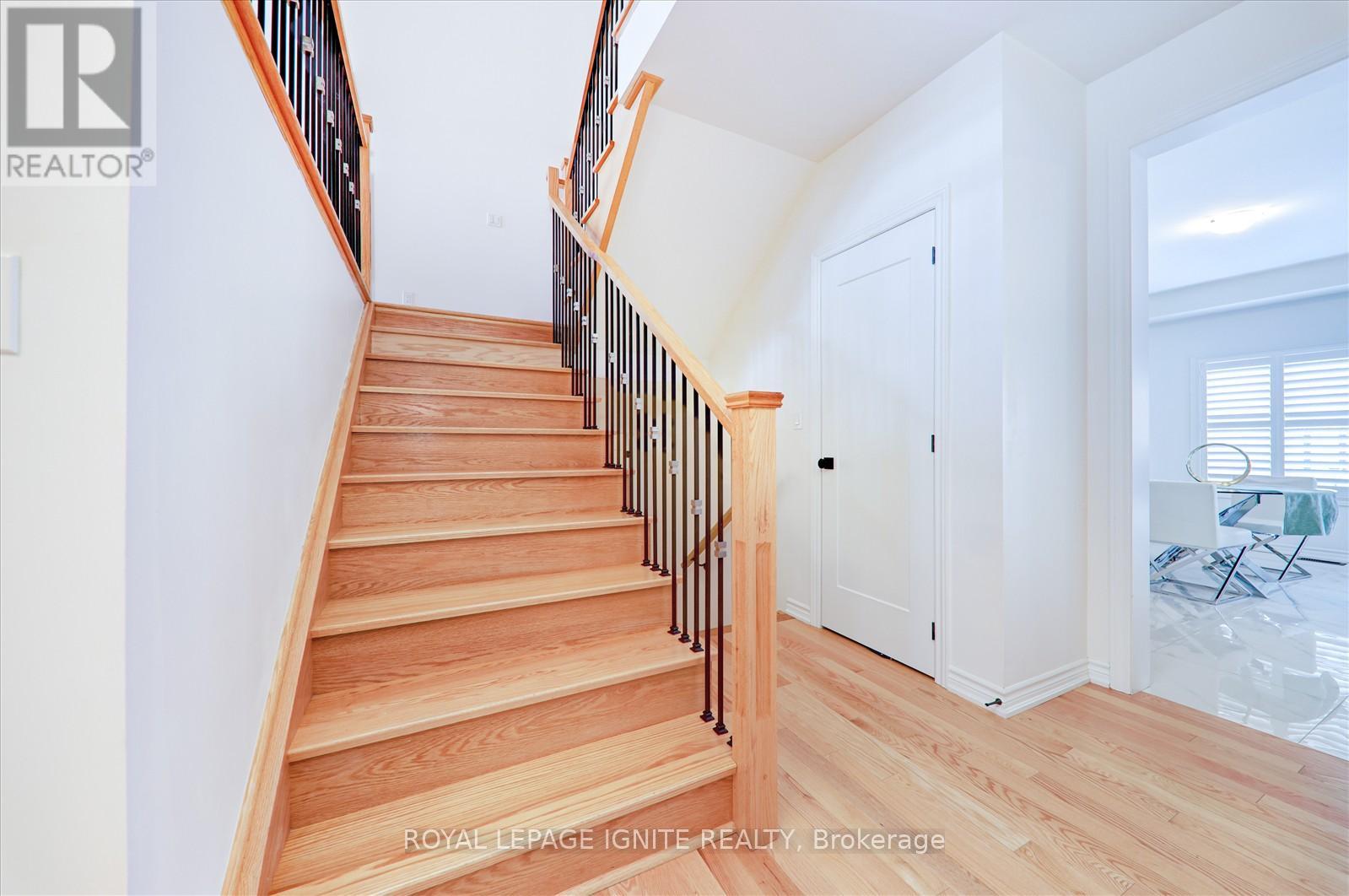 301 Danny Wheeler Boulevard, Georgina, Ontario  L4P 0K1 - Photo 19 - N12163844