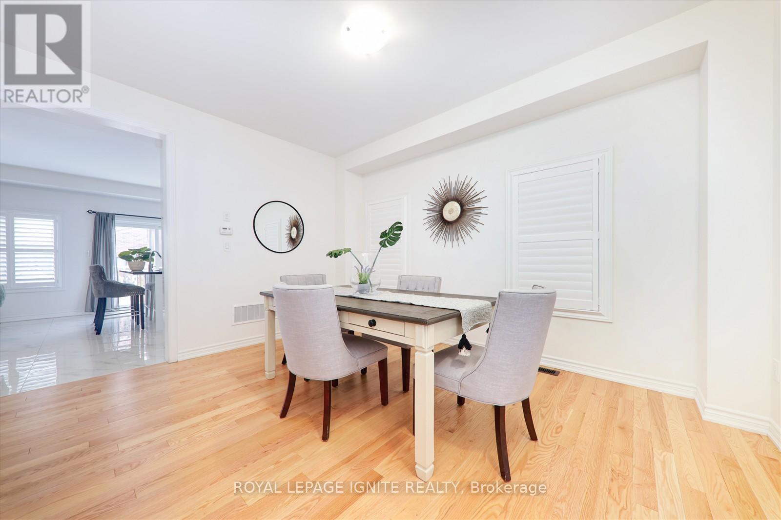 301 Danny Wheeler Boulevard, Georgina, Ontario  L4P 0K1 - Photo 8 - N12163844