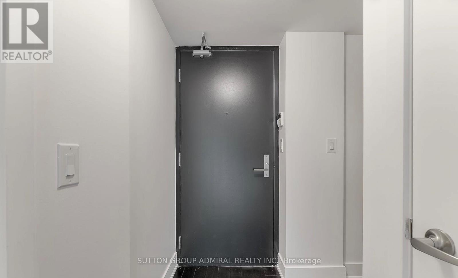 2012 - 955 Bay Street, Toronto, Ontario  M5S 0C6 - Photo 4 - C12194389