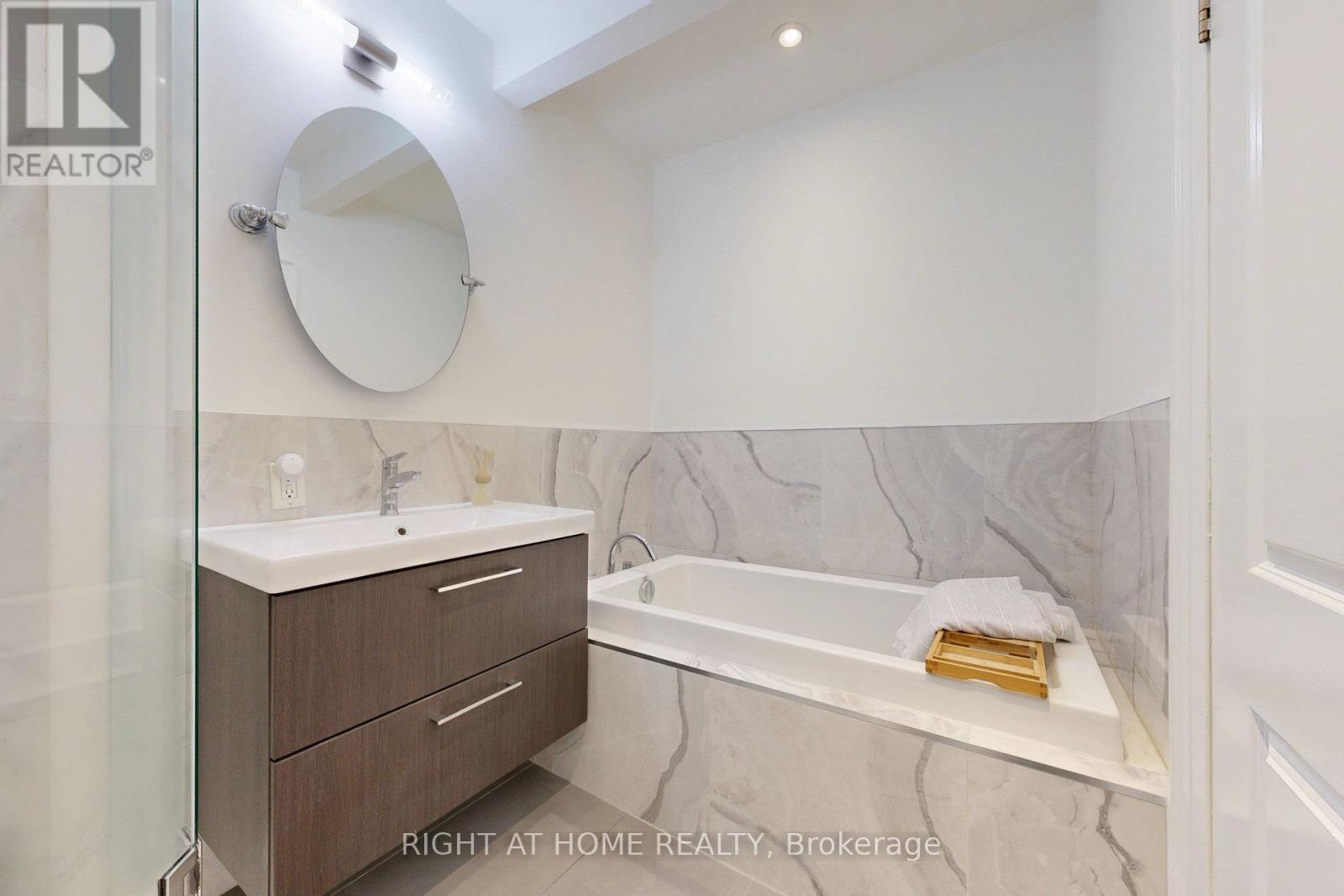 429 Manor Street E, Toronto, Ontario  M4S 1T2 - Photo 26 - C12194414