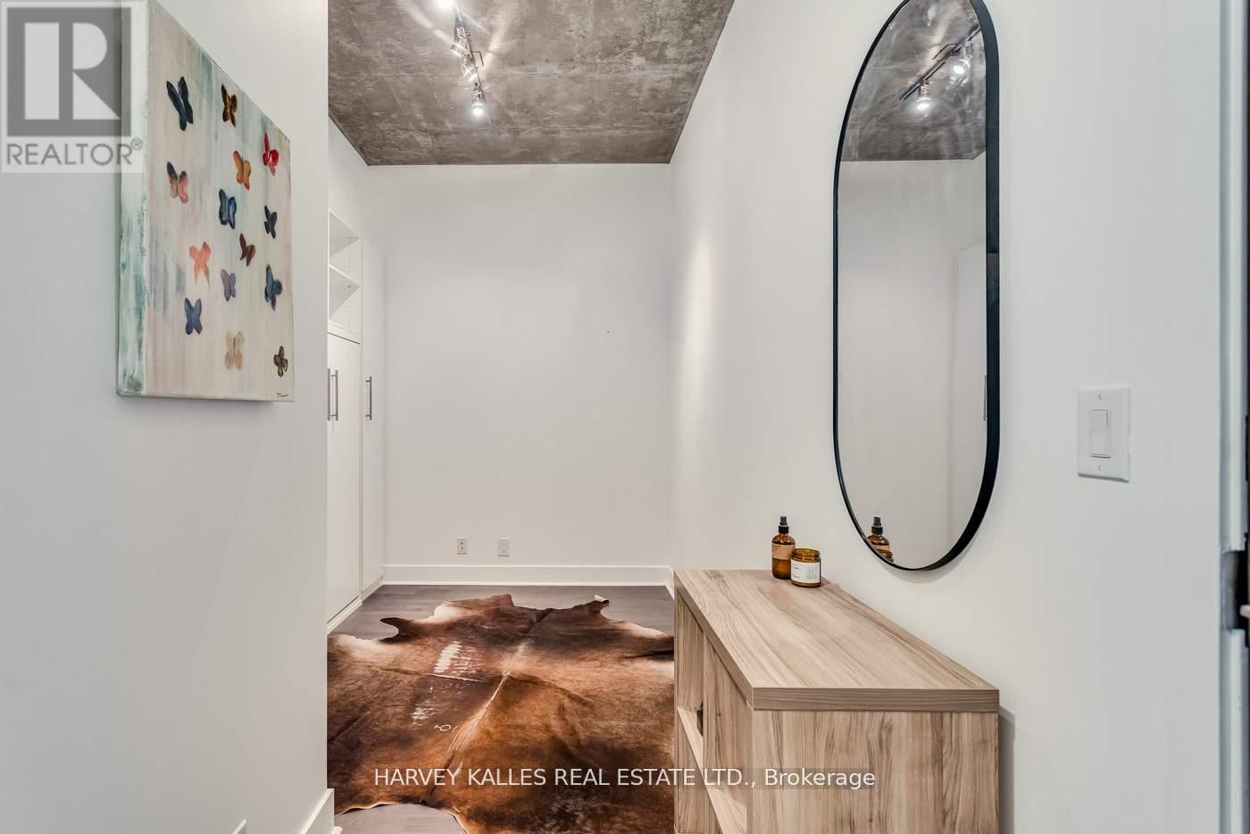 713 - 399 Adelaide Street, Toronto, Ontario  M5V 1S4 - Photo 5 - C12194448