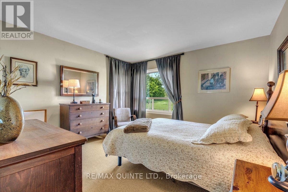 404 Bridge Street W, Belleville, Ontario  K8N 4Z2 - Photo 11 - X12189863