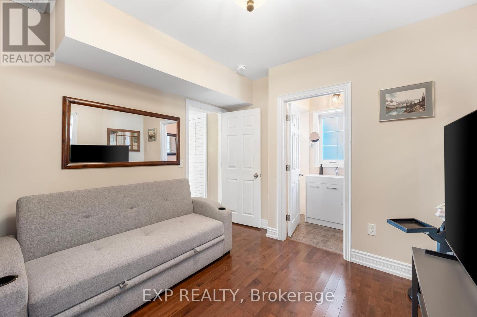 1597 Metro Road N, Georgina, Ontario  L0E 1S0 - Photo 19 - N12194371
