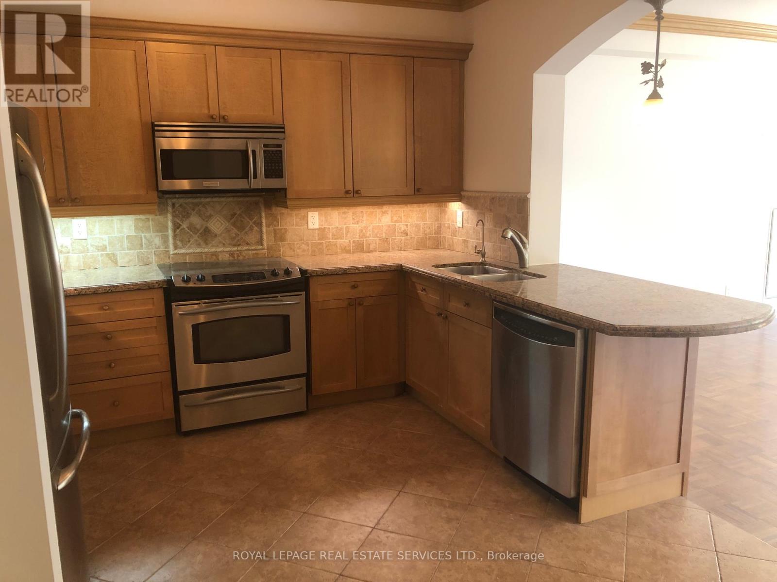 109 - 9519 Keele Street, Vaughan, Ontario  L6A 4A2 - Photo 4 - N12194429
