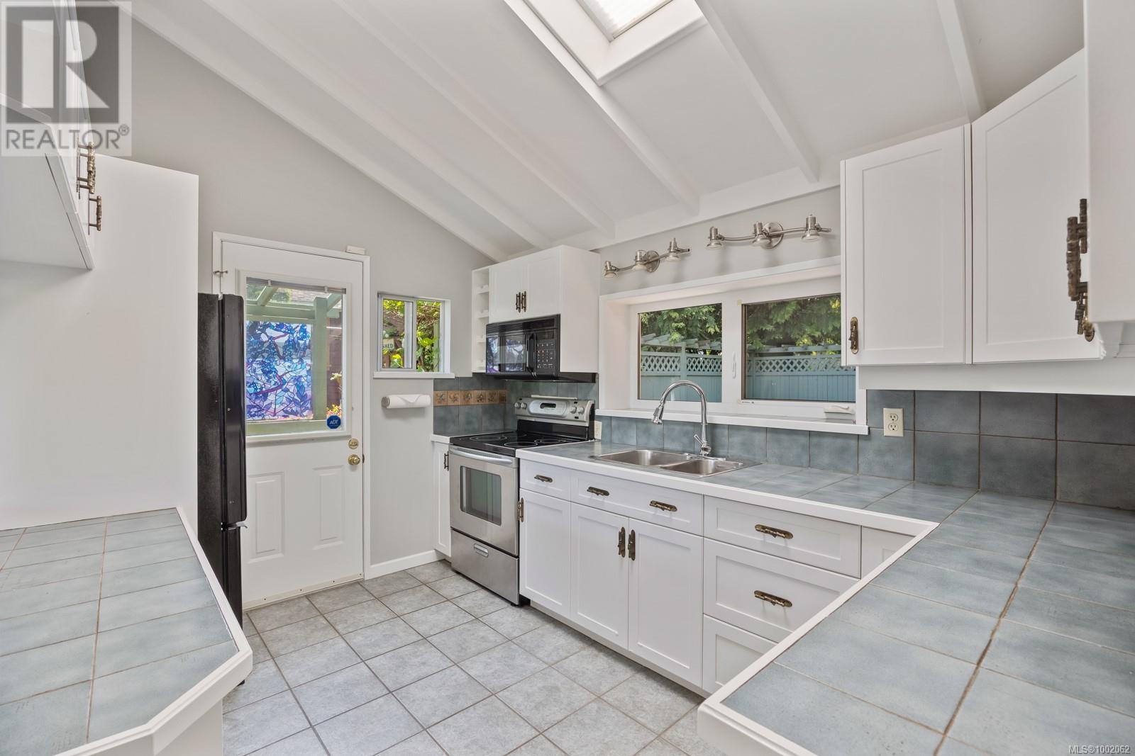 5107 Seaview Dr, Bowser, British Columbia  V0R 1G0 - Photo 14 - 1002062