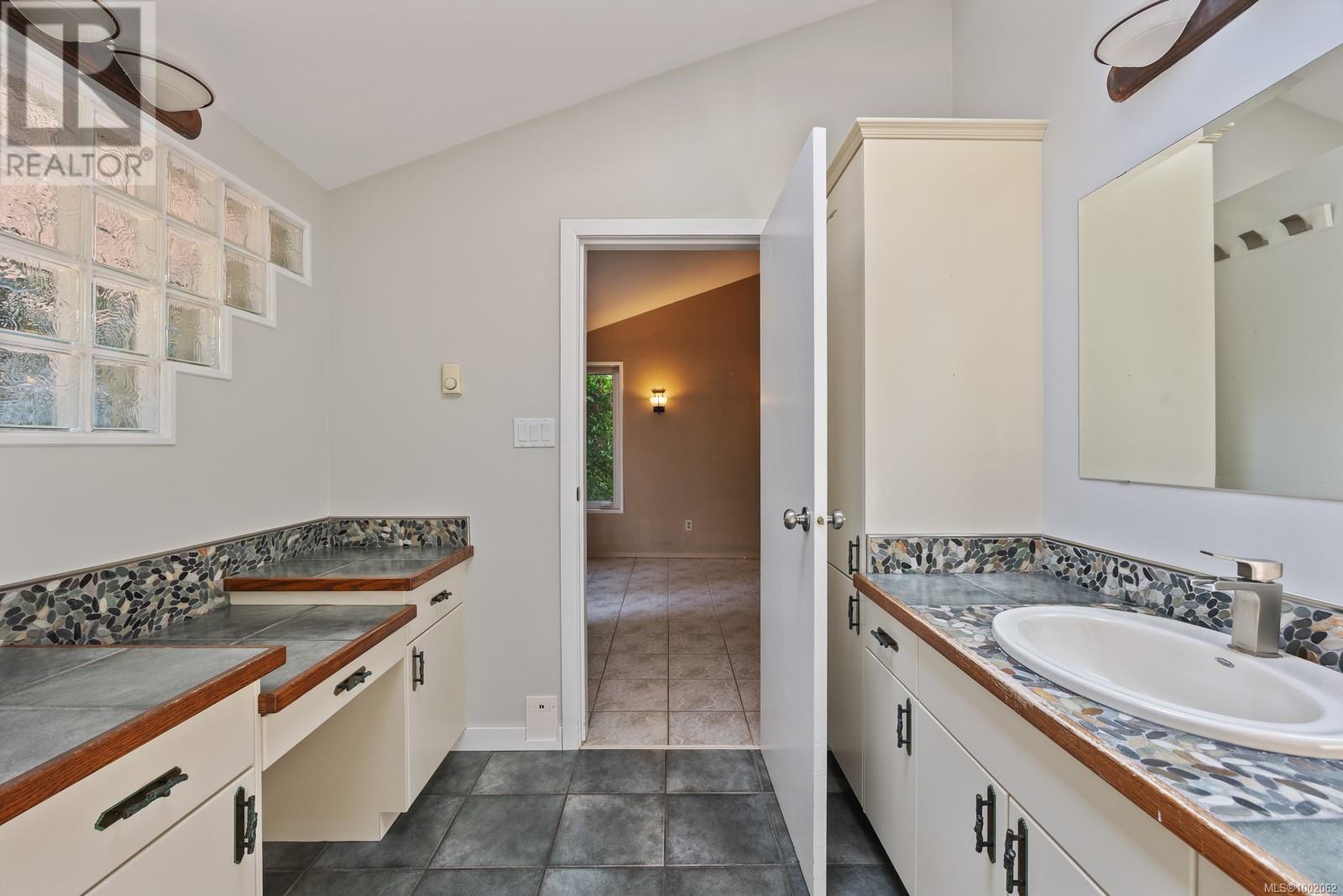 5107 Seaview Dr, Bowser, British Columbia  V0R 1G0 - Photo 27 - 1002062