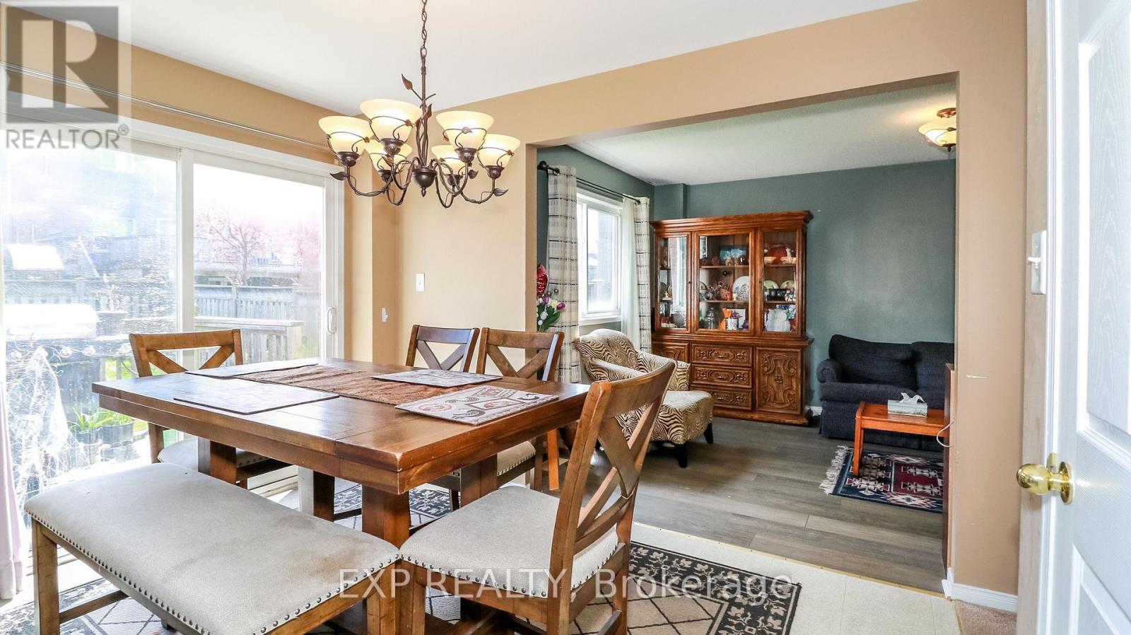 191 Country Lane, Barrie, Ontario  L4N 0T9 - Photo 9 - S12194388