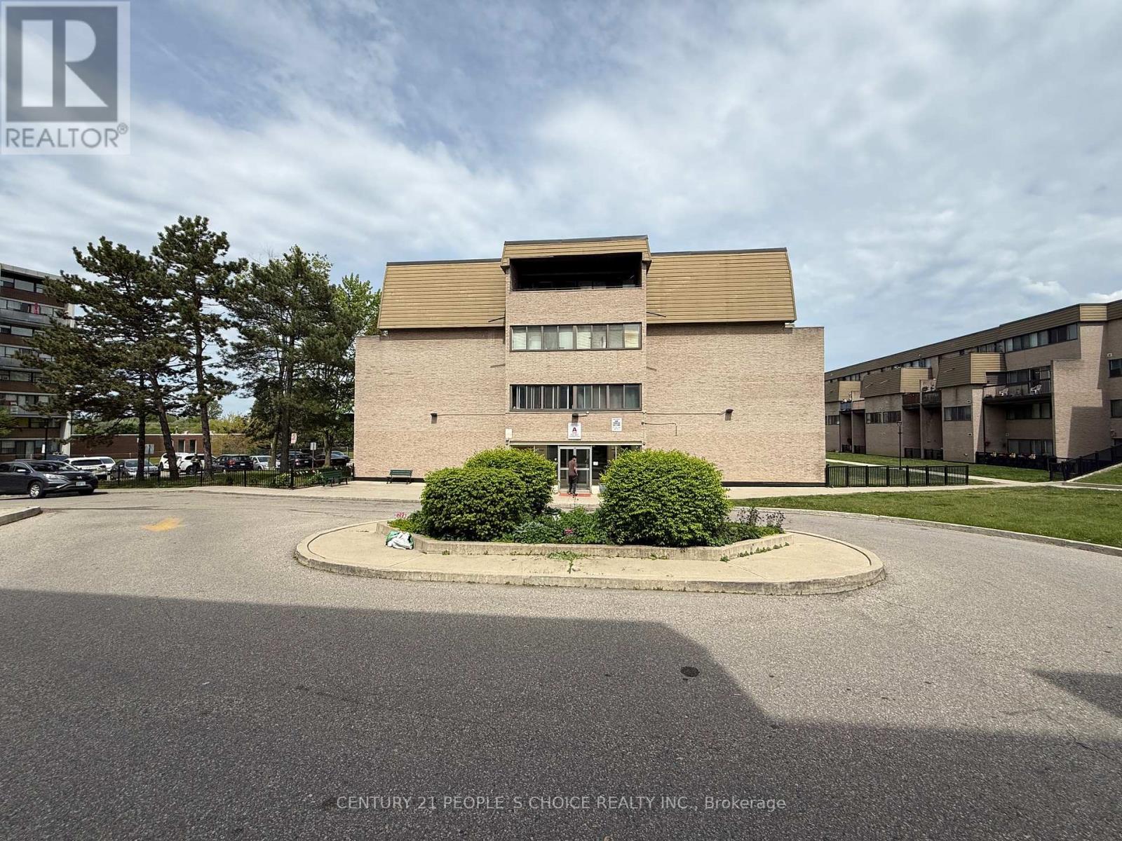 216 - 2095 Roche Court, Mississauga, Ontario  L5K 2C8 - Photo 3 - W12192514