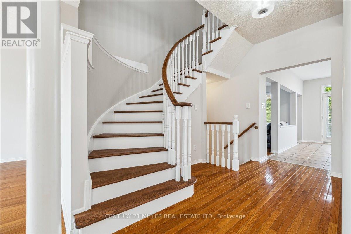 2203 Pheasant Lane, Oakville, Ontario  L6M 3R8 - Photo 6 - W12194408