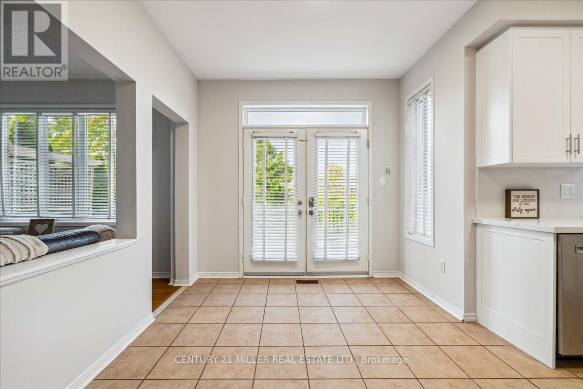 2203 Pheasant Lane, Oakville, Ontario  L6M 3R8 - Photo 8 - W12194408