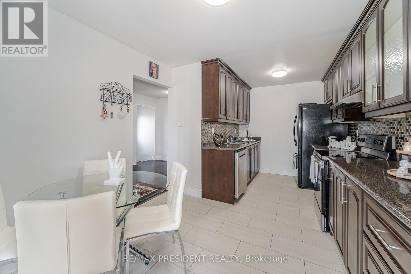 6 Sultan Pool Drive, Toronto, Ontario  M9V 4H2 - Photo 8 - W12194410