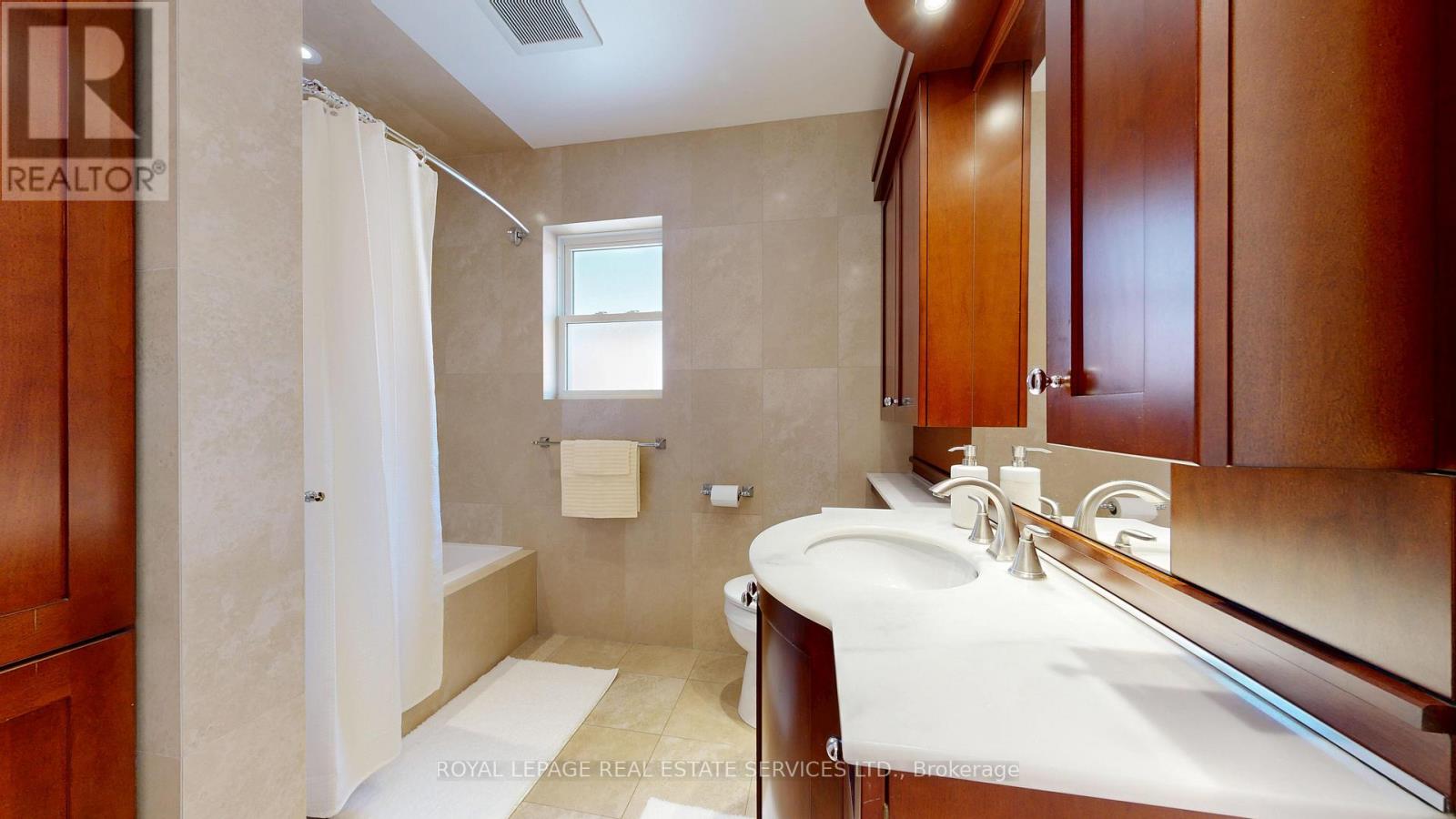 15 Oak Hampton Boulevard, Toronto, Ontario  M9A 2T9 - Photo 24 - W12194423