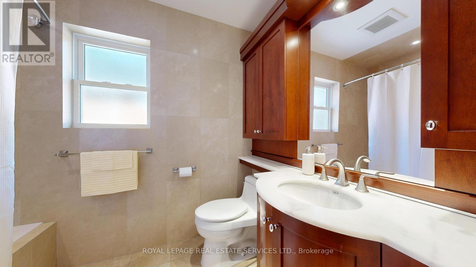15 Oak Hampton Boulevard, Toronto, Ontario  M9A 2T9 - Photo 25 - W12194423