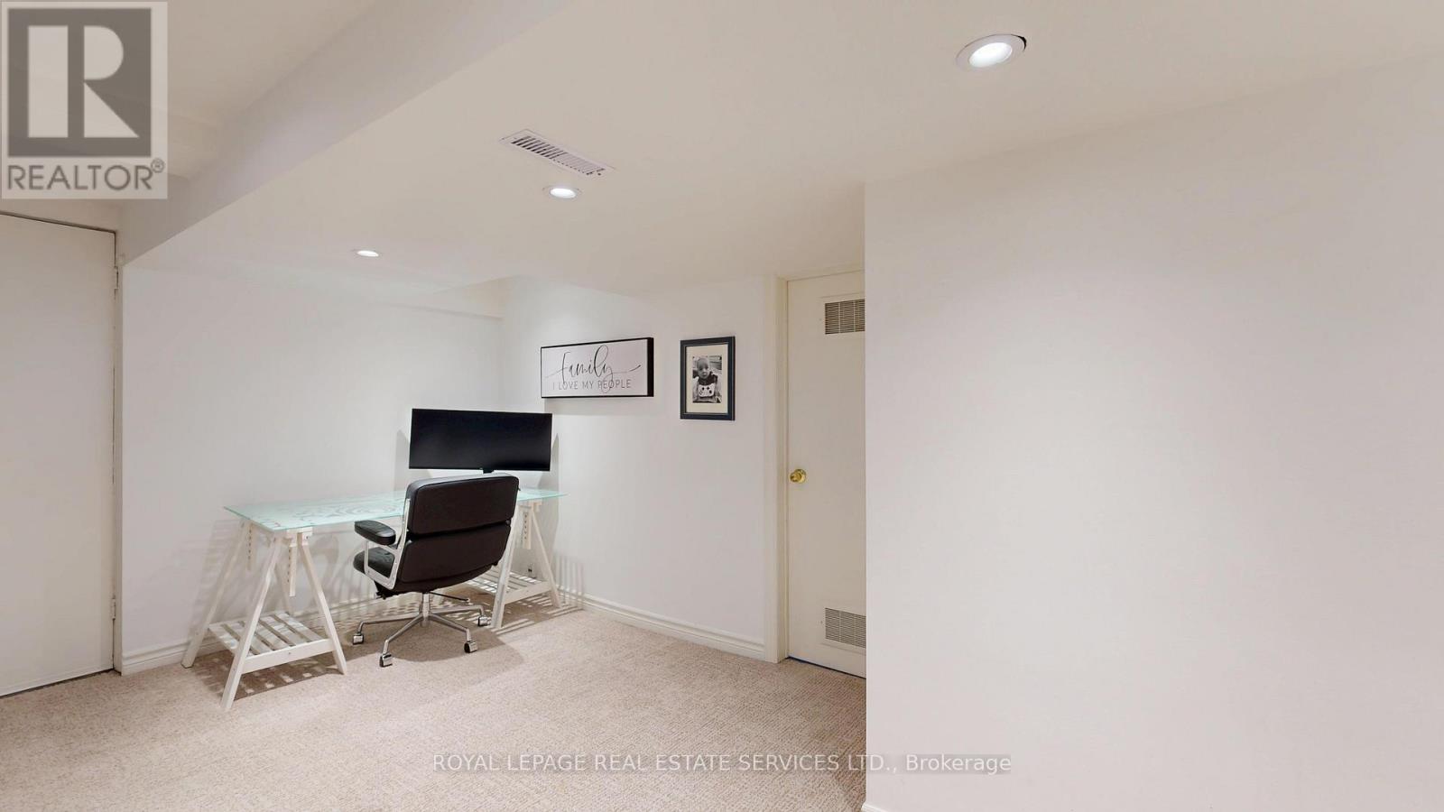 15 Oak Hampton Boulevard, Toronto, Ontario  M9A 2T9 - Photo 27 - W12194423