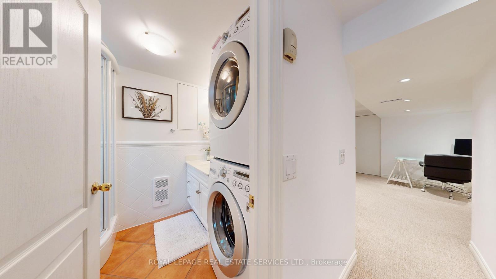 15 Oak Hampton Boulevard, Toronto, Ontario  M9A 2T9 - Photo 29 - W12194423