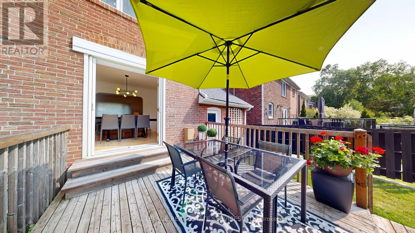 15 Oak Hampton Boulevard, Toronto, Ontario  M9A 2T9 - Photo 32 - W12194423