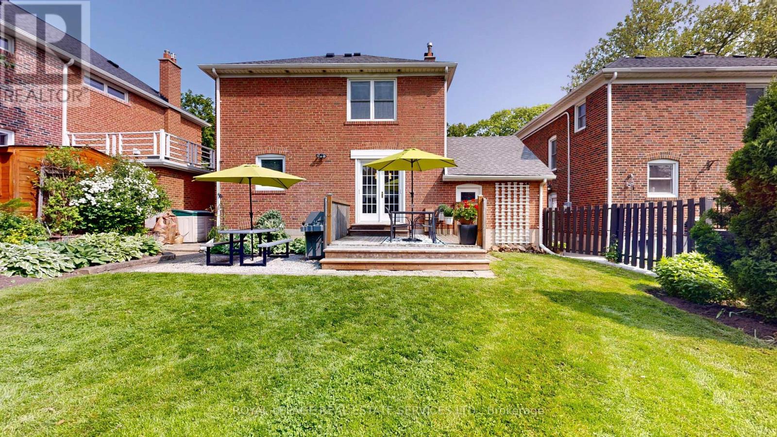15 Oak Hampton Boulevard, Toronto, Ontario  M9A 2T9 - Photo 34 - W12194423