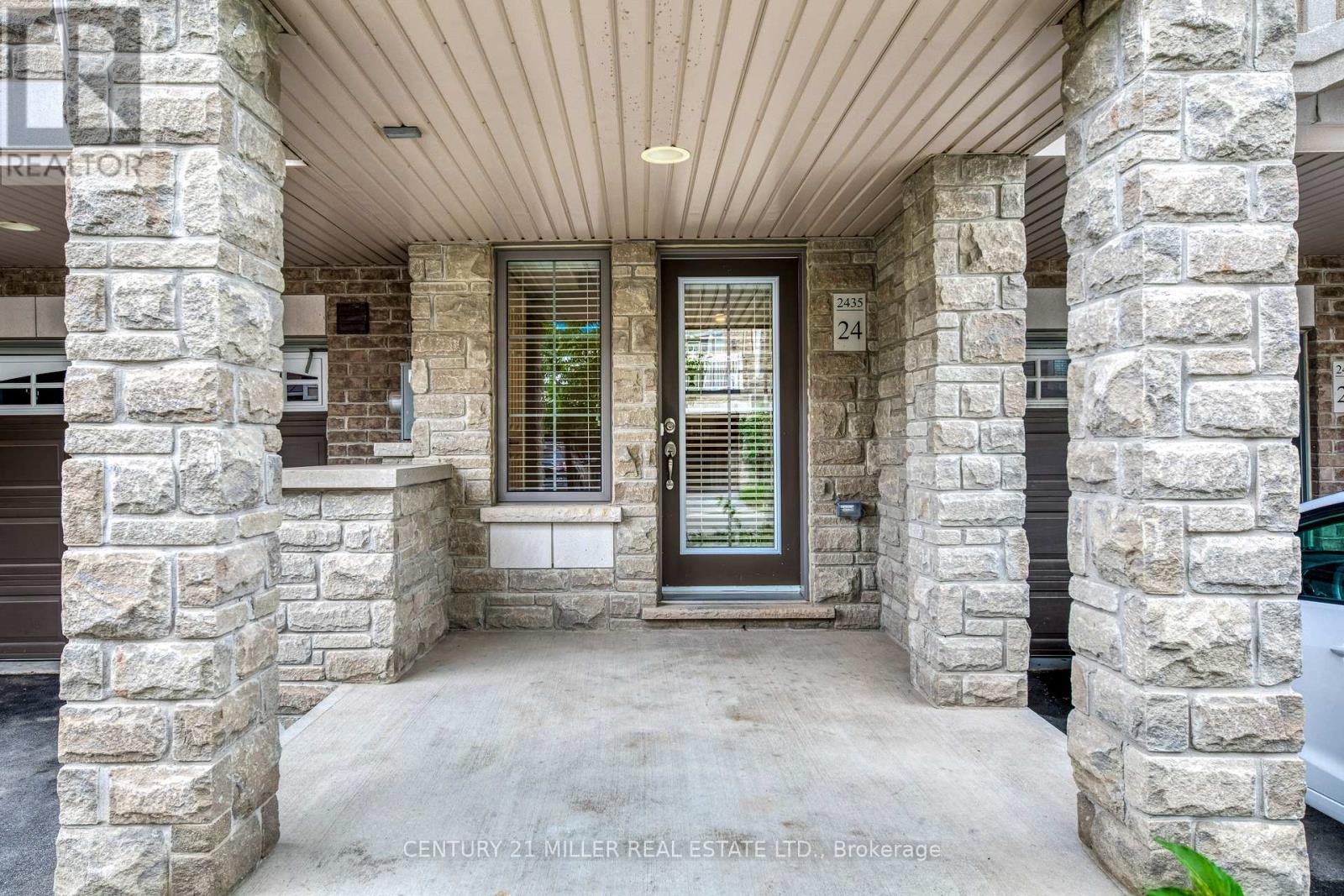 24 - 2435 Greenwich Drive, Oakville, Ontario  L6M 0S4 - Photo 2 - W12194446