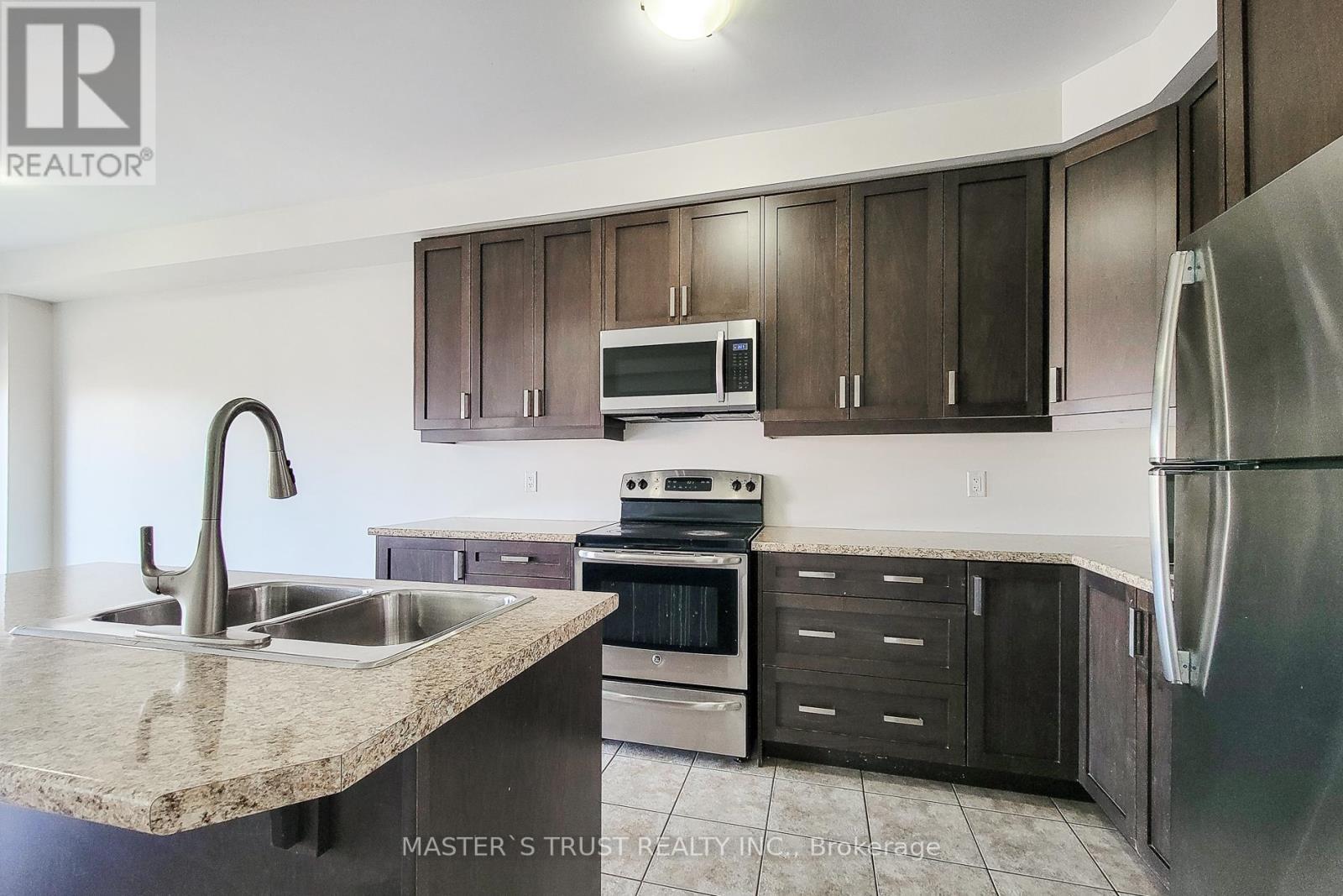 74 Vinton Road, Hamilton (Meadowlands), Ontario  L9K 0G6 - Photo 11 - X12194392