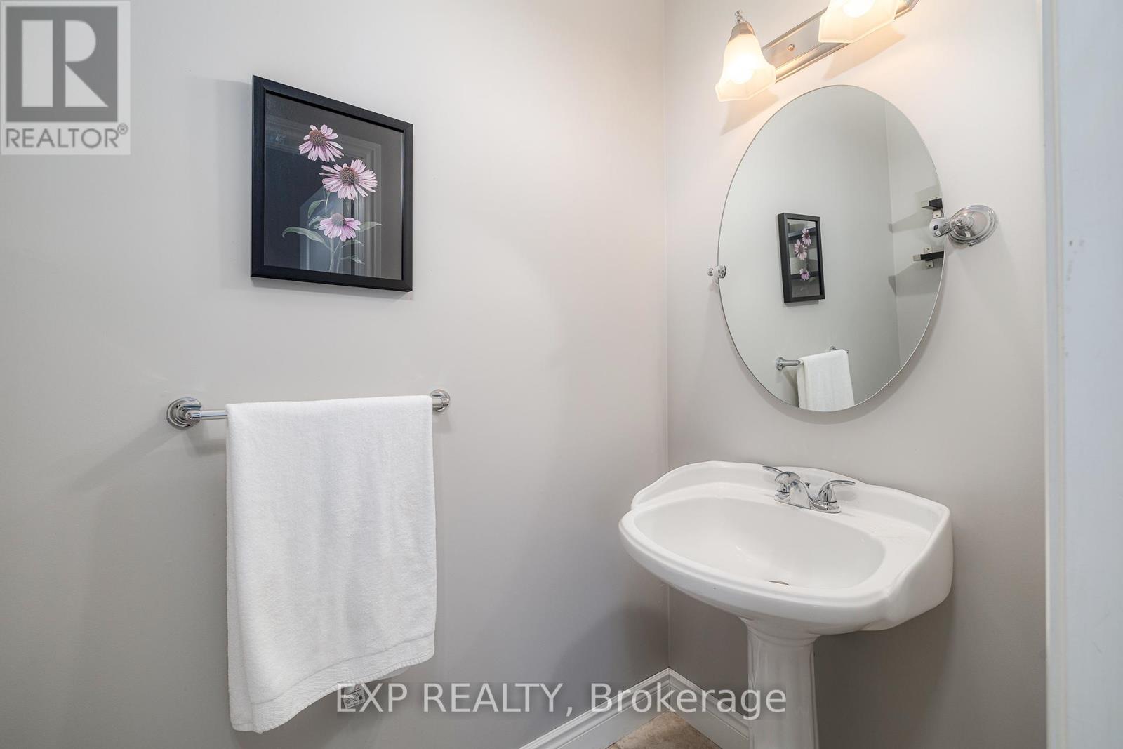 679 Salzburg Drive, Waterloo, Ontario  N2V 2N8 - Photo 14 - X12194403