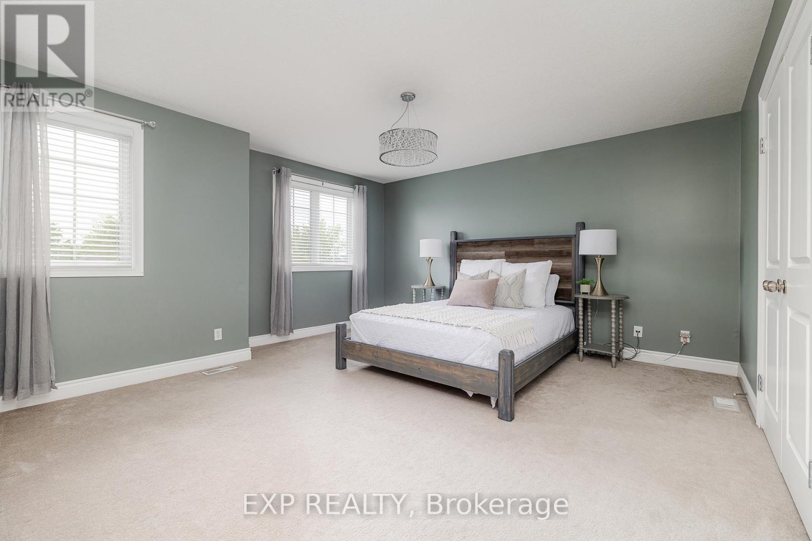 679 Salzburg Drive, Waterloo, Ontario  N2V 2N8 - Photo 22 - X12194403