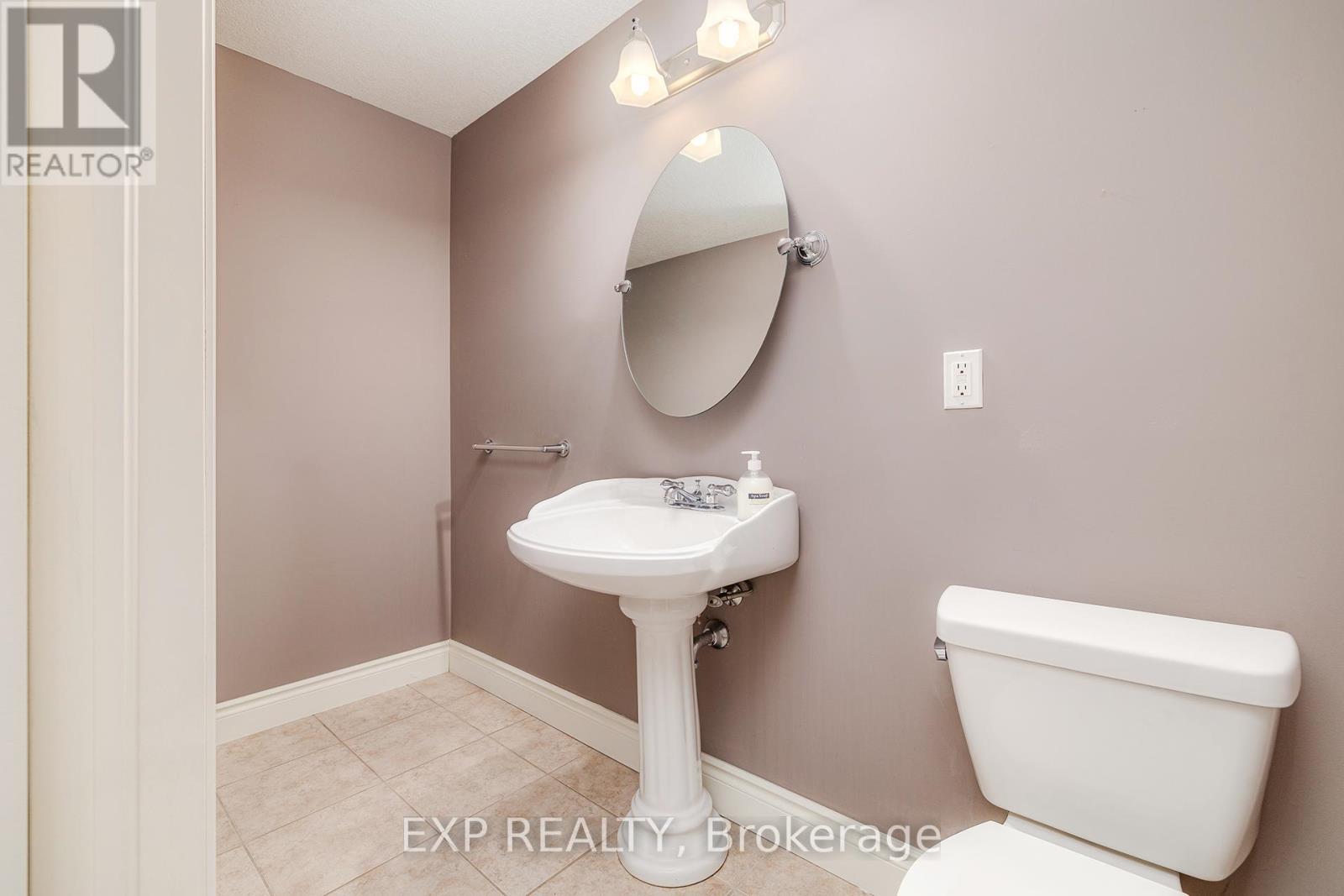 679 Salzburg Drive, Waterloo, Ontario  N2V 2N8 - Photo 31 - X12194403