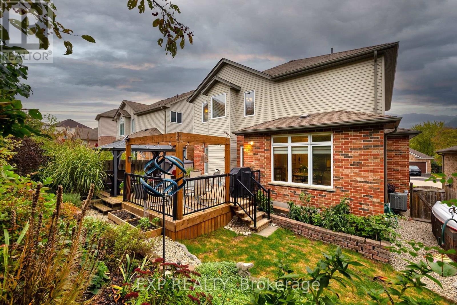 679 Salzburg Drive, Waterloo, Ontario  N2V 2N8 - Photo 32 - X12194403