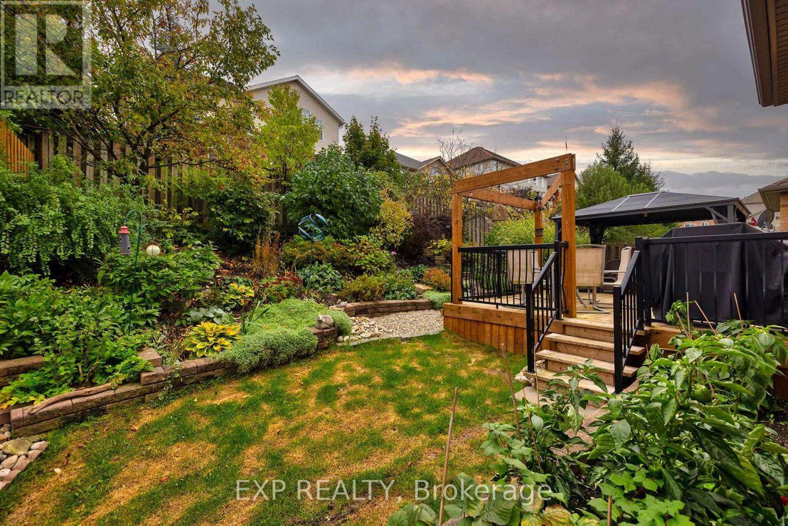 679 Salzburg Drive, Waterloo, Ontario  N2V 2N8 - Photo 34 - X12194403