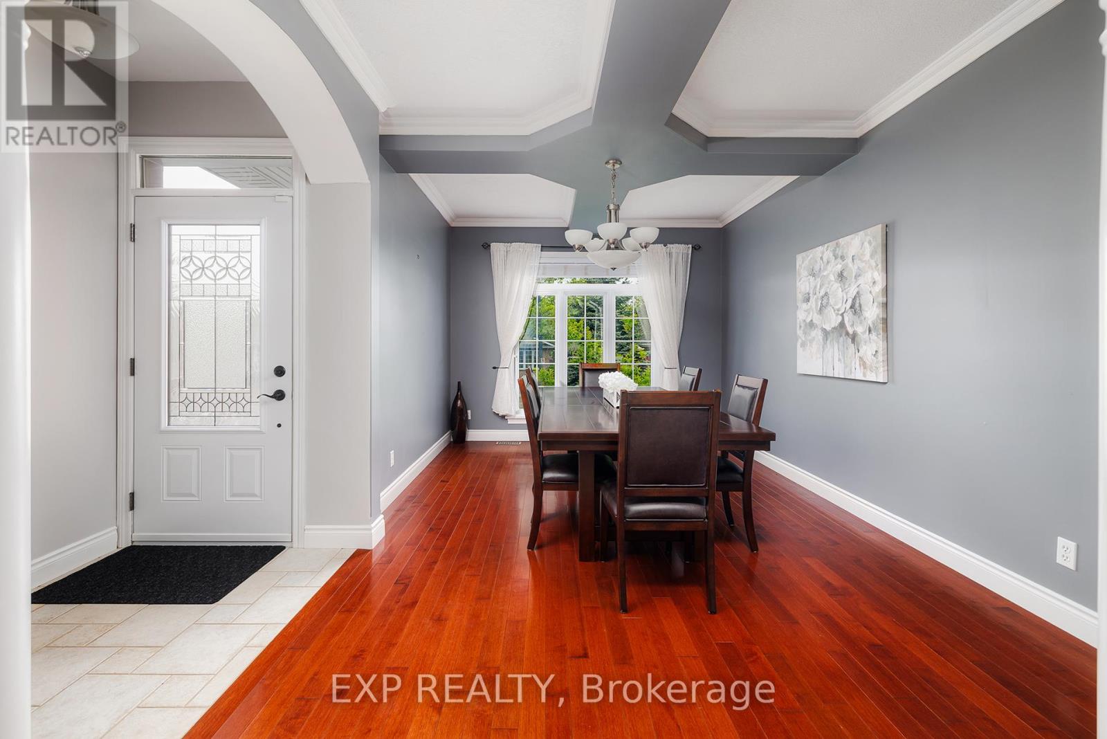 679 Salzburg Drive, Waterloo, Ontario  N2V 2N8 - Photo 4 - X12194403