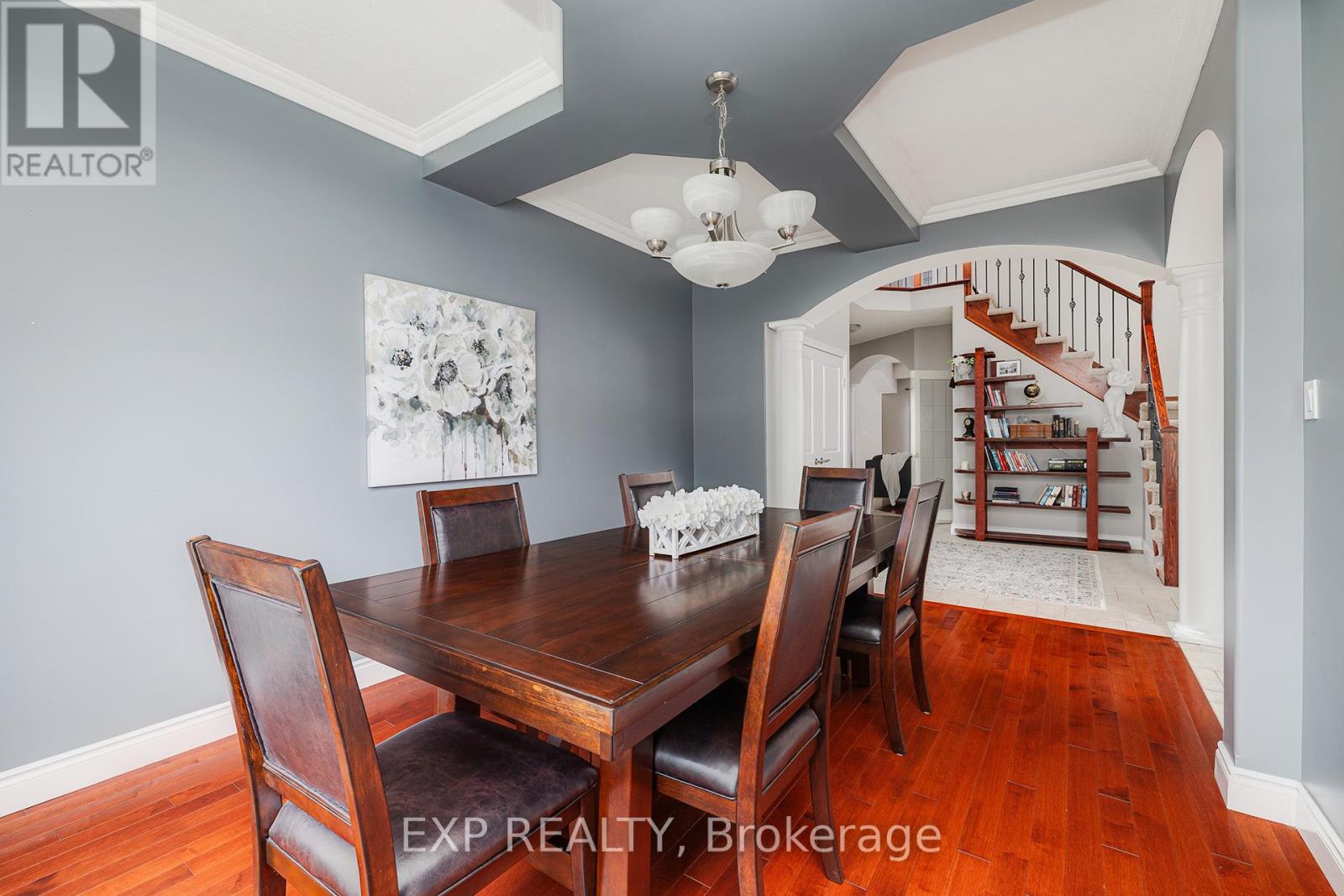 679 Salzburg Drive, Waterloo, Ontario  N2V 2N8 - Photo 5 - X12194403