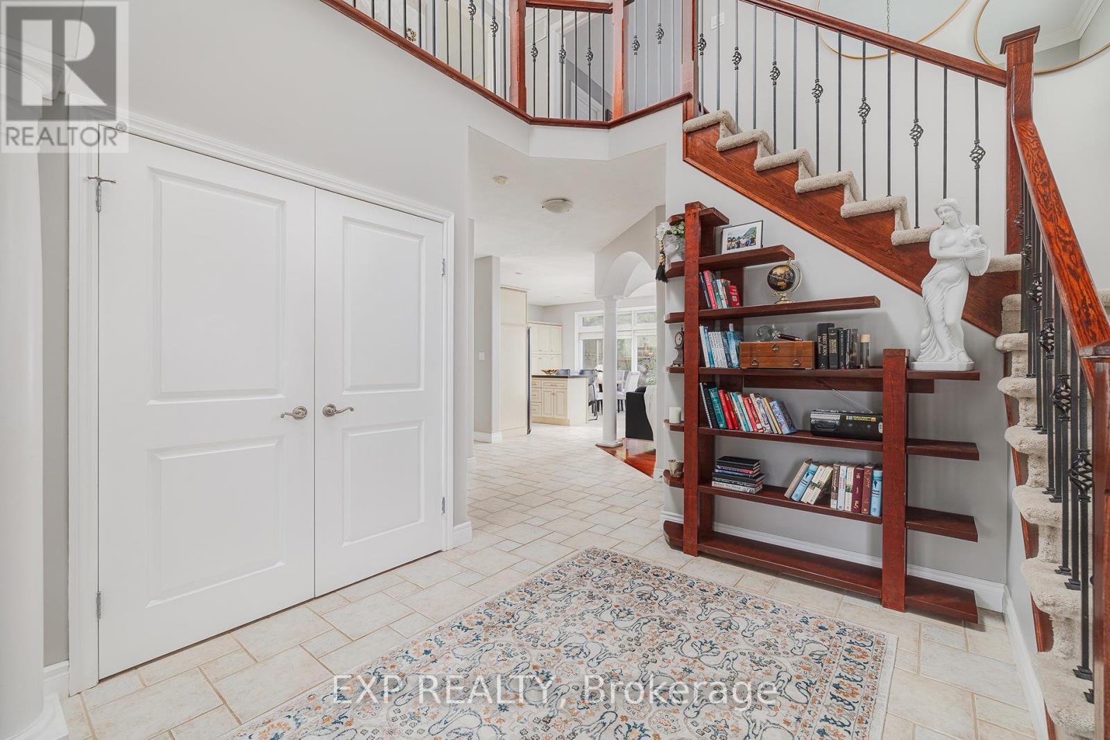679 Salzburg Drive, Waterloo, Ontario  N2V 2N8 - Photo 6 - X12194403