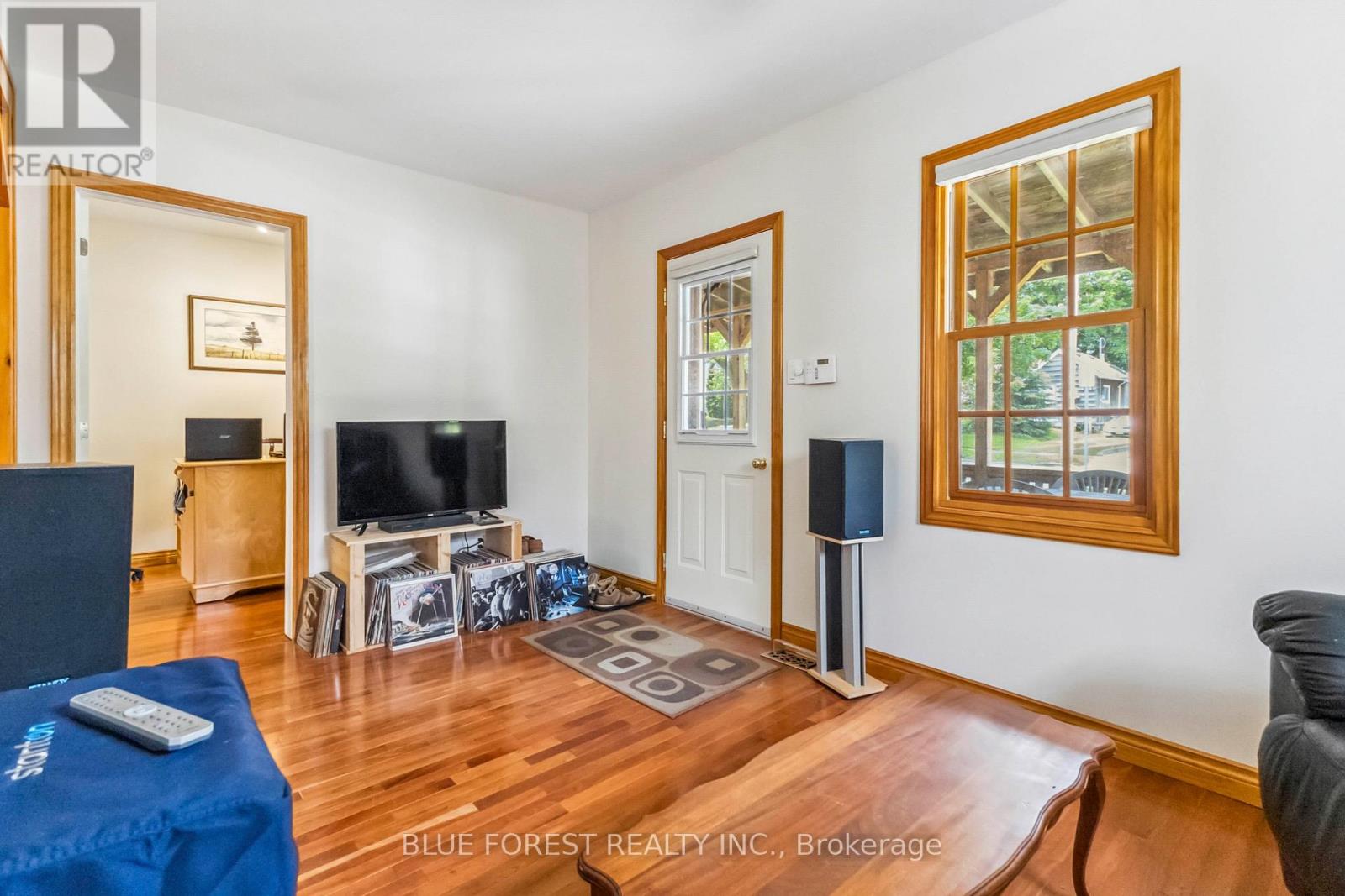 Photo 10 of 40 for 140 Emerson Avenue