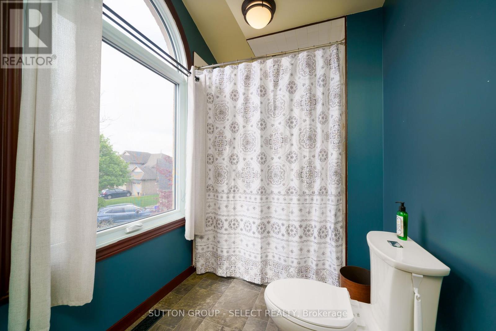 122 Moraine Court, London North, Ontario N6G 4Z2 - Photo 23 - X12194539