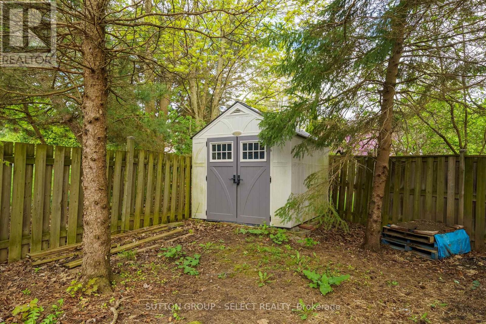 122 Moraine Court, London North, Ontario N6G 4Z2 - Photo 34 - X12194539